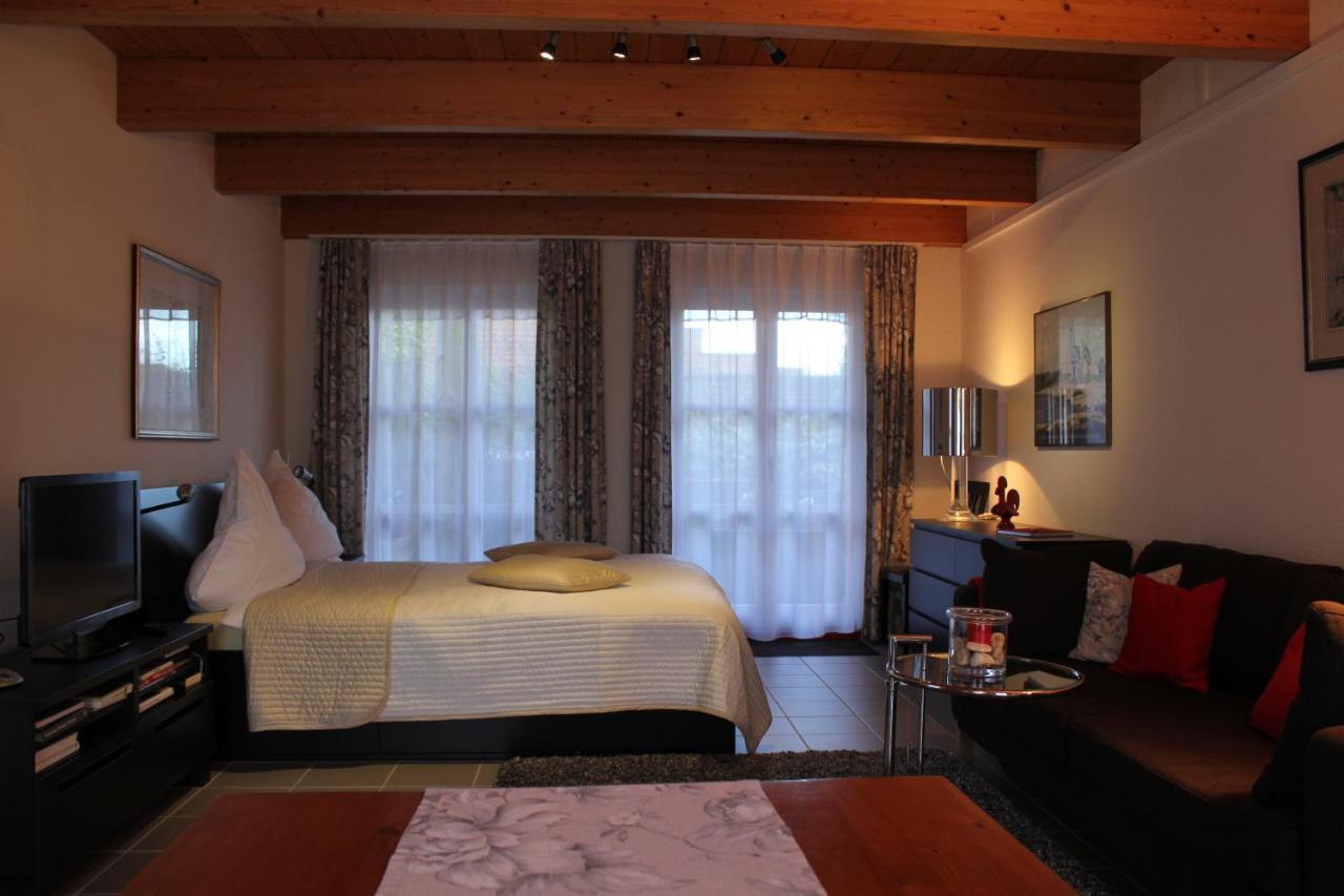 Le Coq Nientiedt Bed & Breakfast Rösrath
